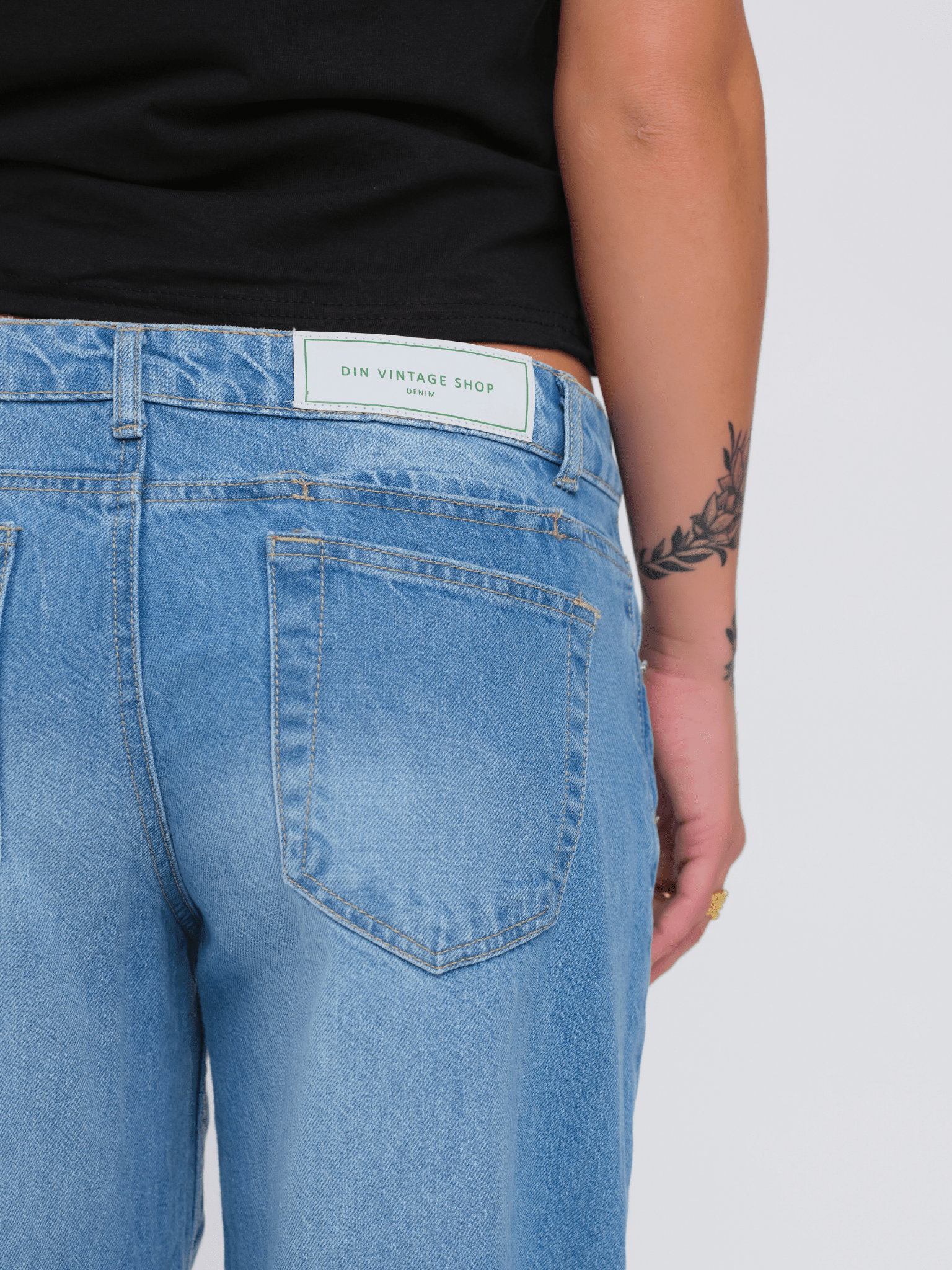 ESTHER JEANS - LIGHT BLUE