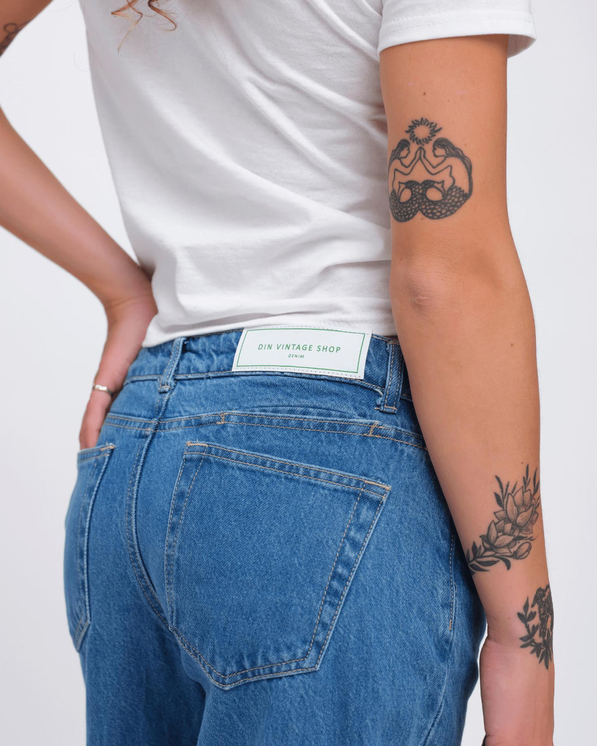 ESTHER JEANS - MID BLUE - Dinvintageshop