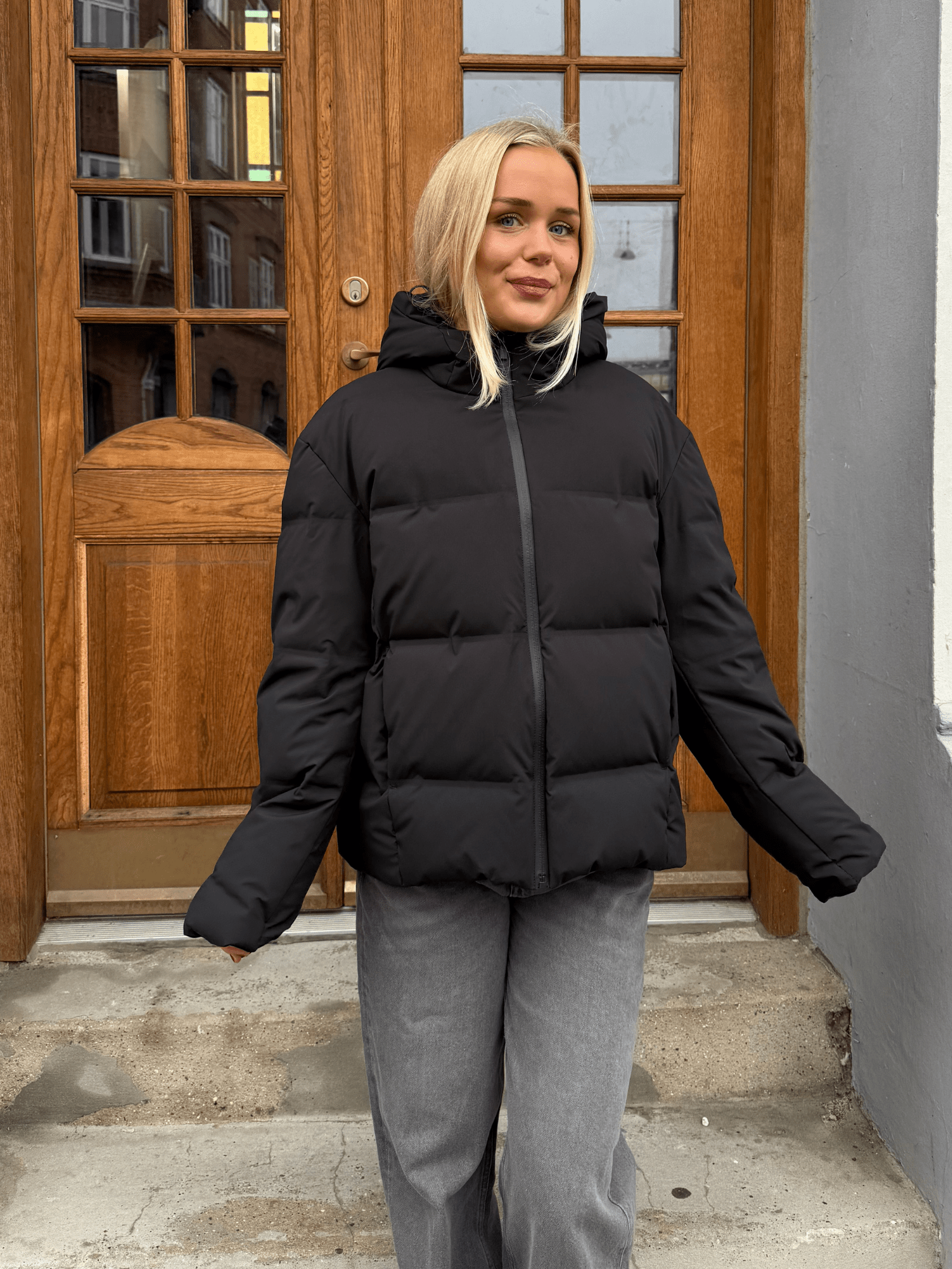 ISA PUFFER JACKET - BLACK