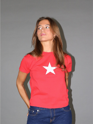 WHITE STAR BABY TEE - RØD