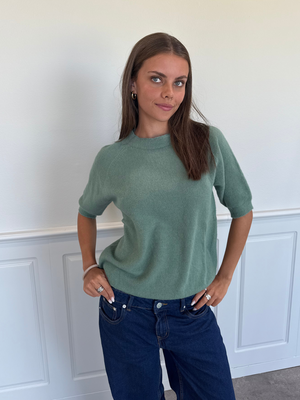SAGA SHORTSLEEVE KNIT - GREEN