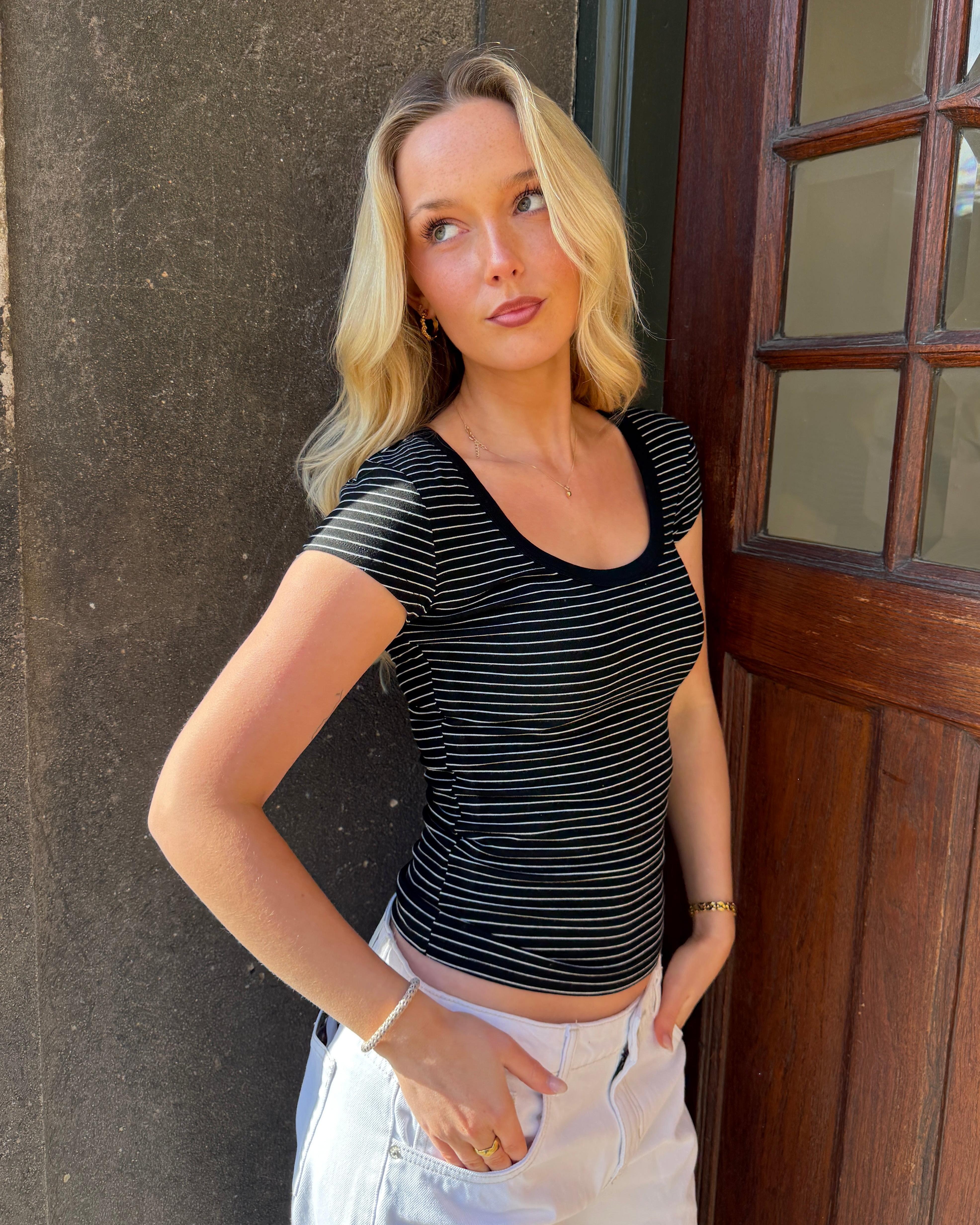 THEA T-SHIRT - BLACK/WHITE