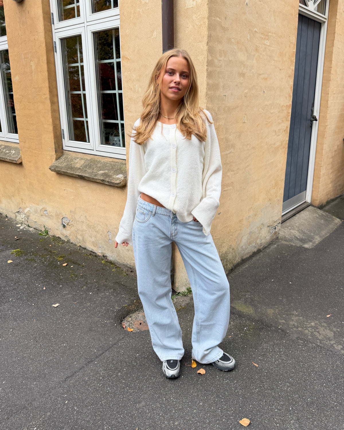 ESTHER JEANS - BRIGHT BLUE - Dinvintageshop