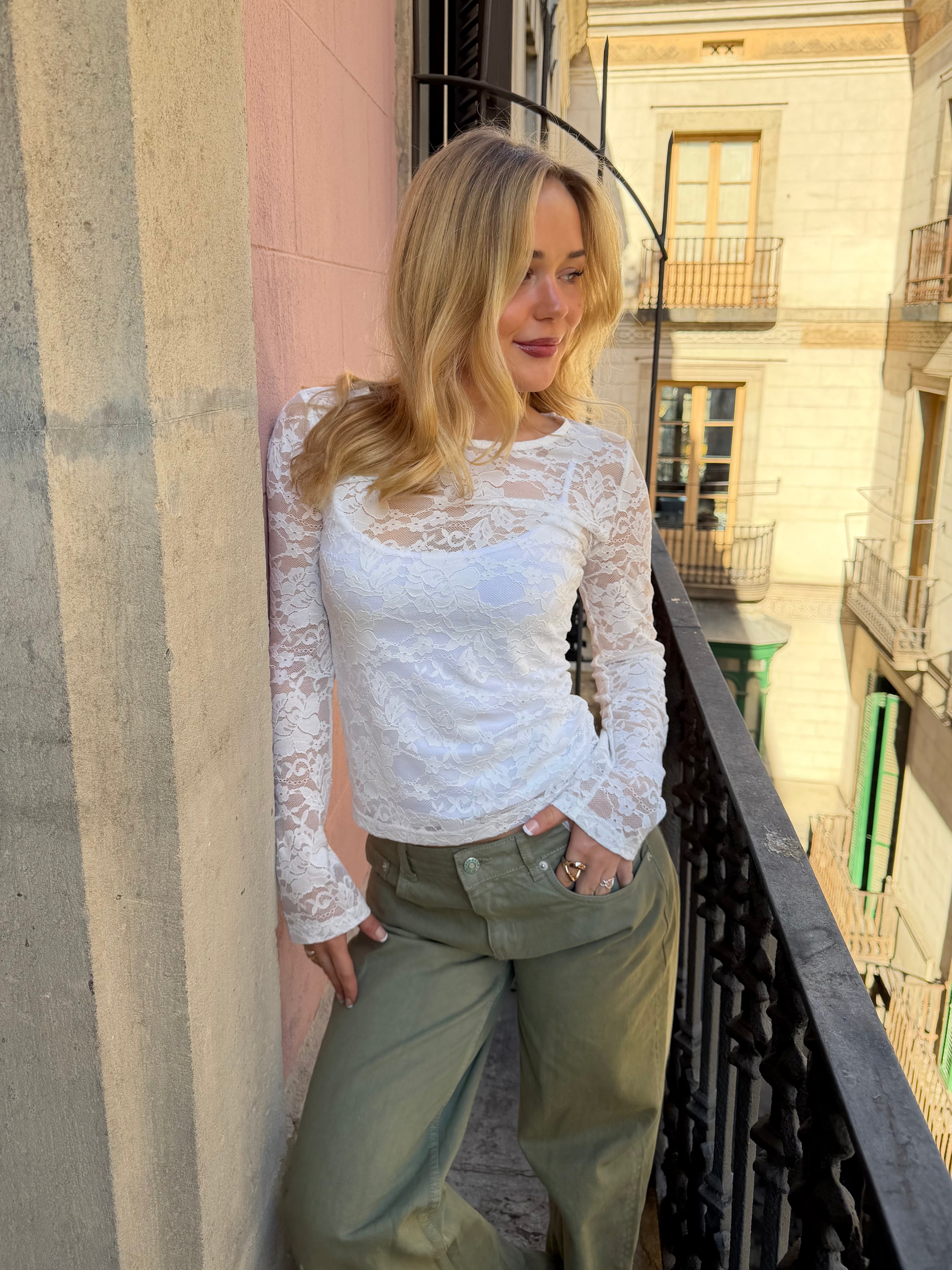 SARA SATIN LACE TOP - CREME