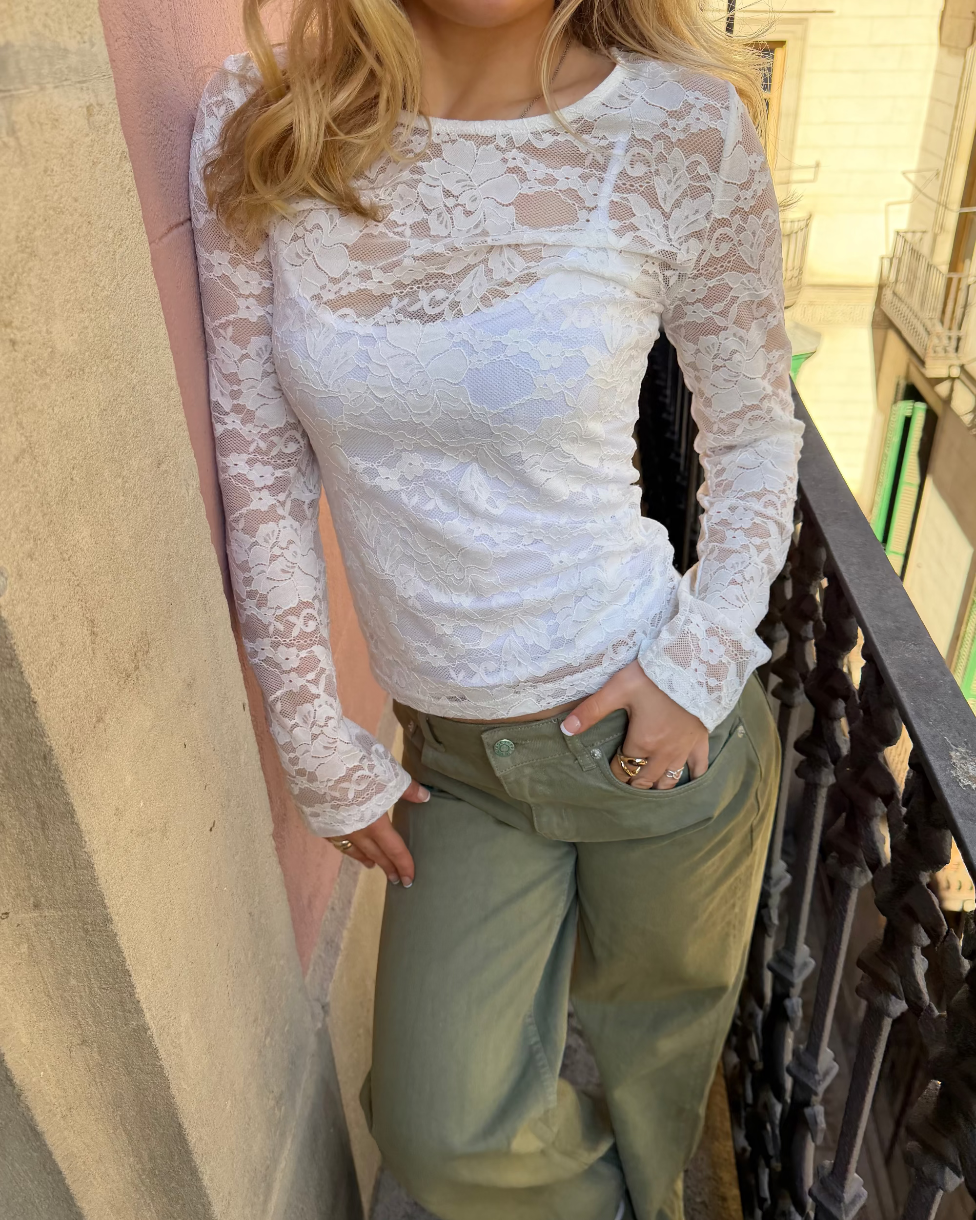 SARA SATIN LACE TOP - CREME