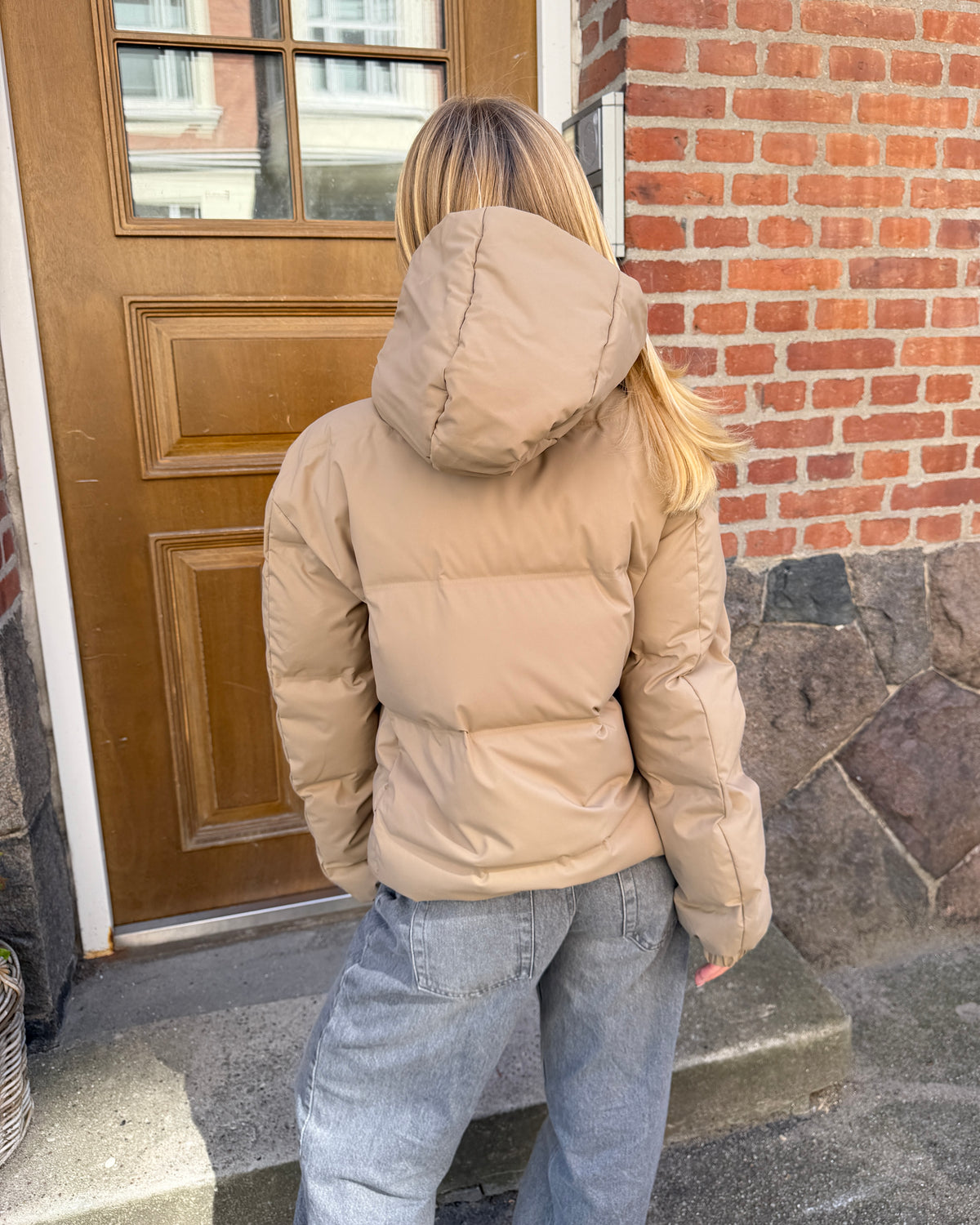 ALMA DOWN JACKET i sand – billede 7