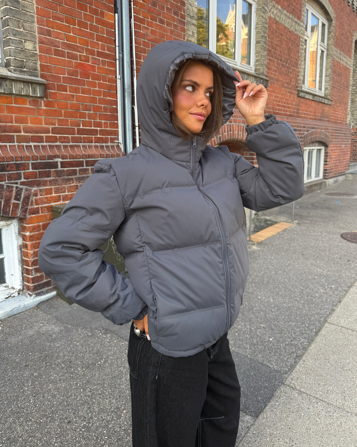 ALMA DOWN JACKET i dark grey – billede 1