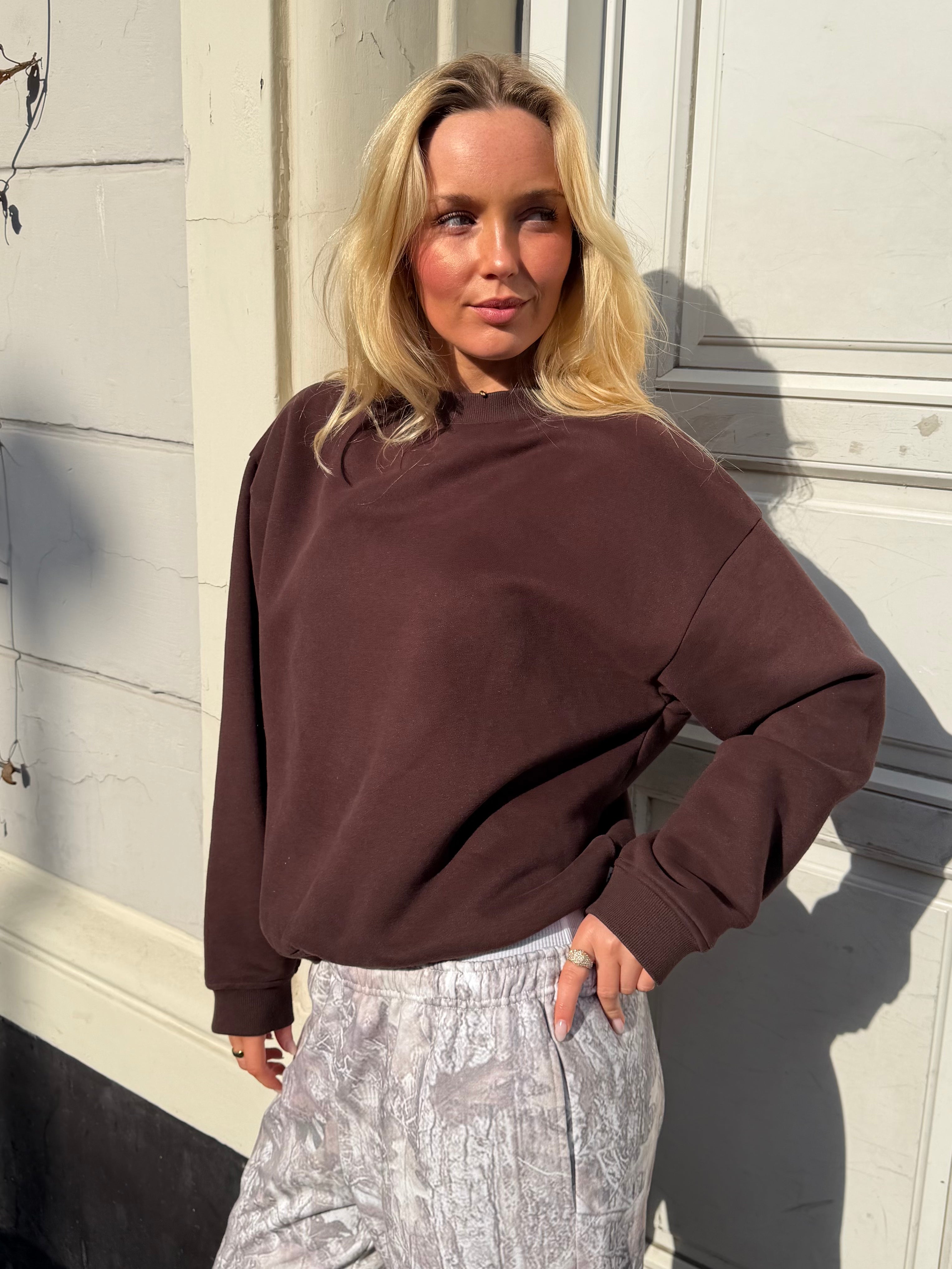 OVERSIZED SWEATSHIRT - BROWN