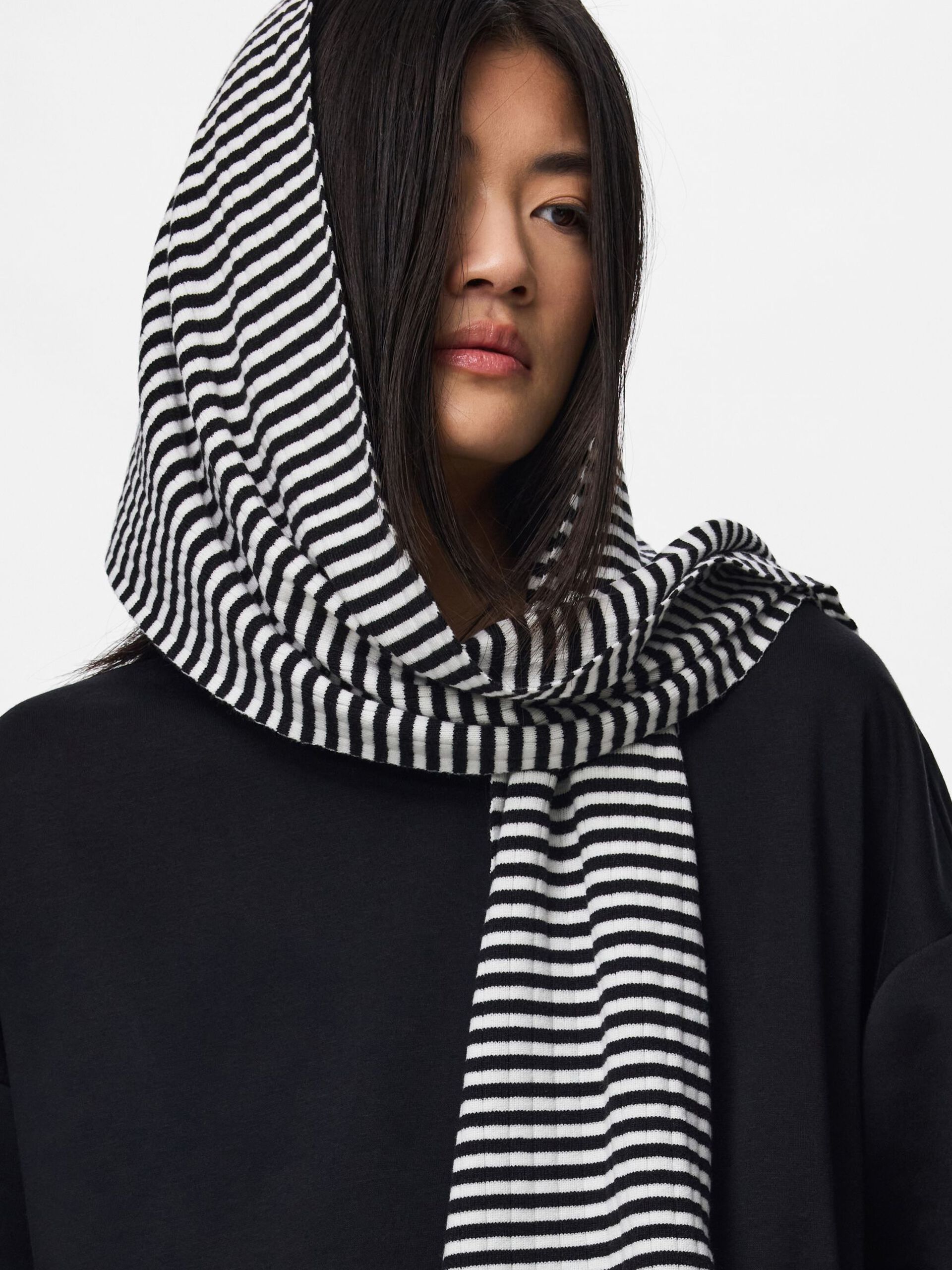 ALBERTE TØRKLÆDE - BLACK/WHITE - Dinvintageshop