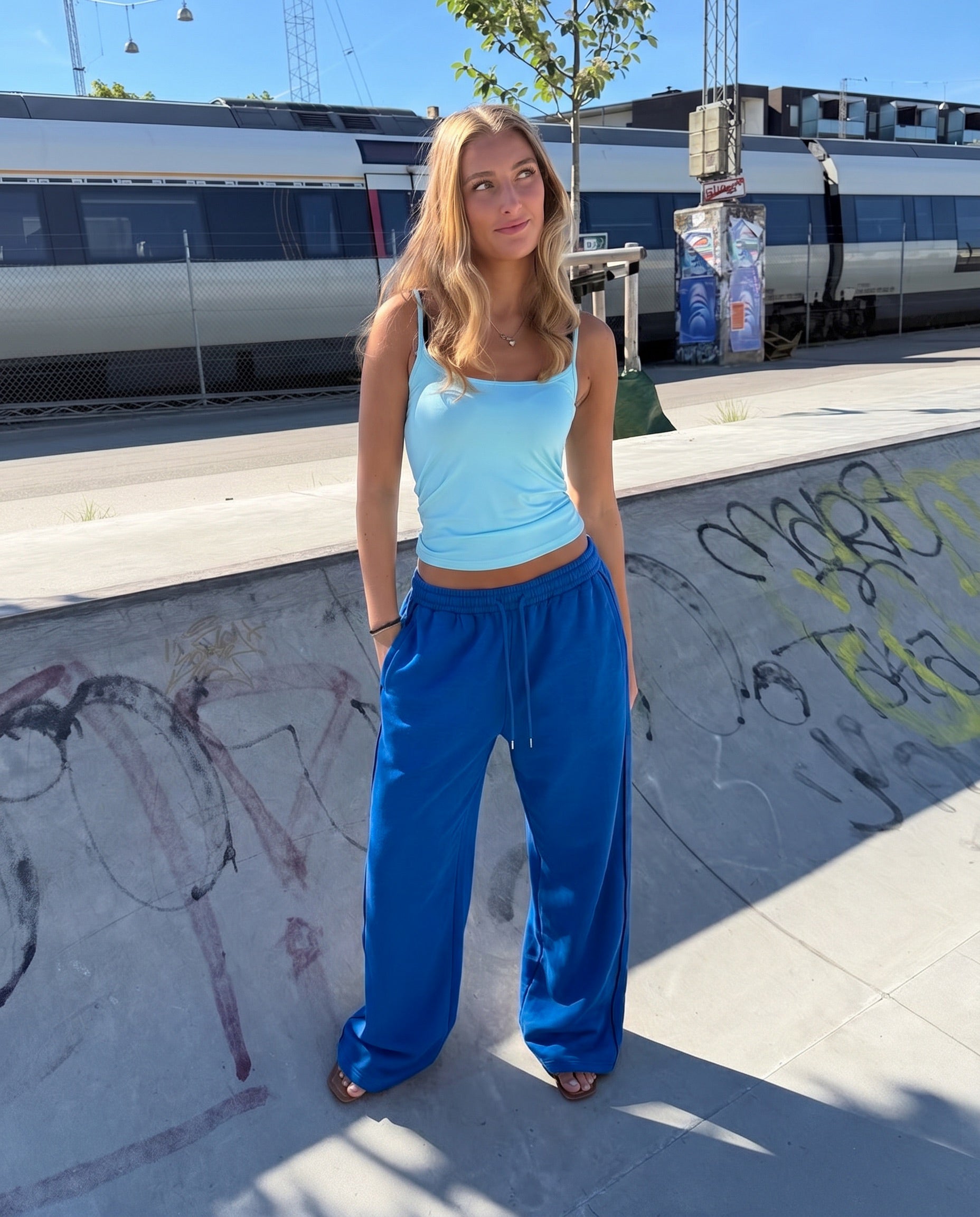 ANNA SWEATPANTS - BLUE - Dinvintageshop