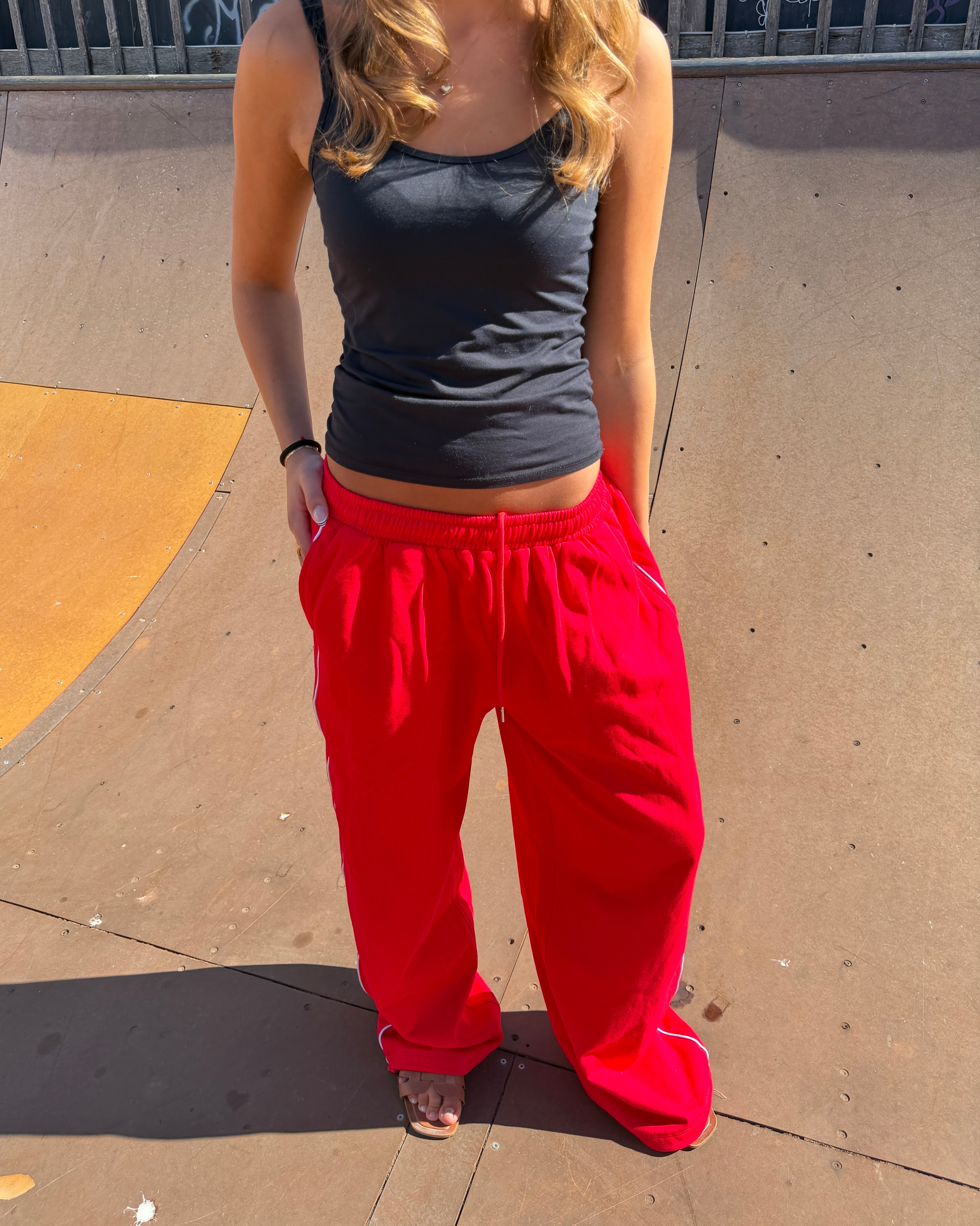 ANNA SWEATPANTS - RED - Dinvintageshop