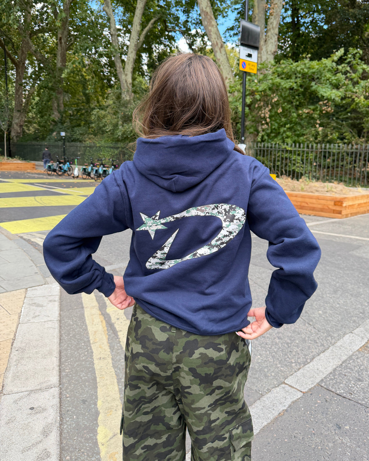 DANA HOODIE (rygprint) - NAVY - Dinvintageshop