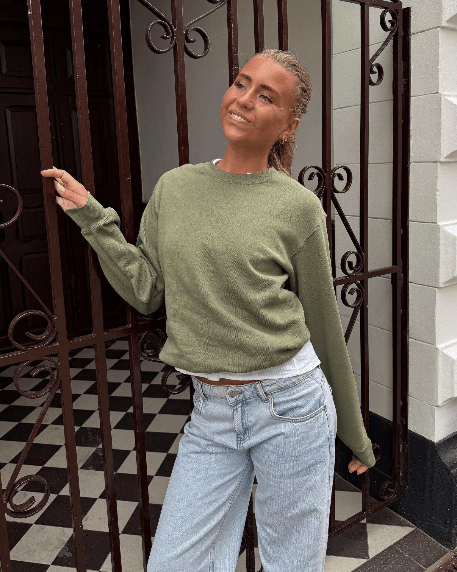 FRUIT SWEATSHIRT - OLIVE