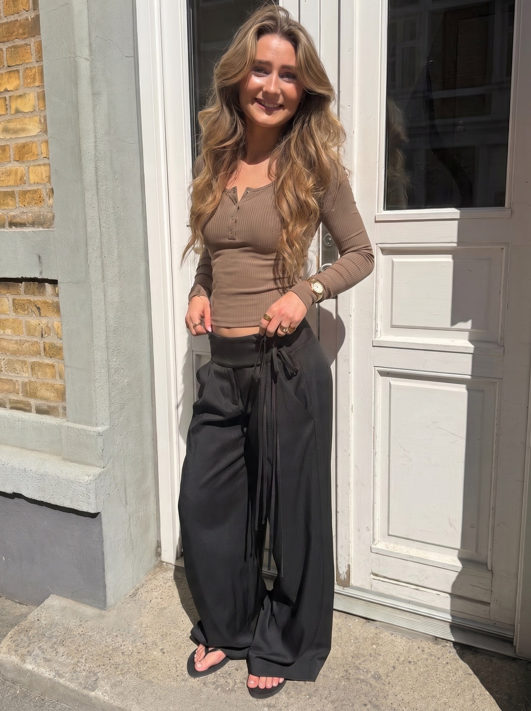 KITTE LANGÆRMET TOP - FOSSIL - Dinvintageshop