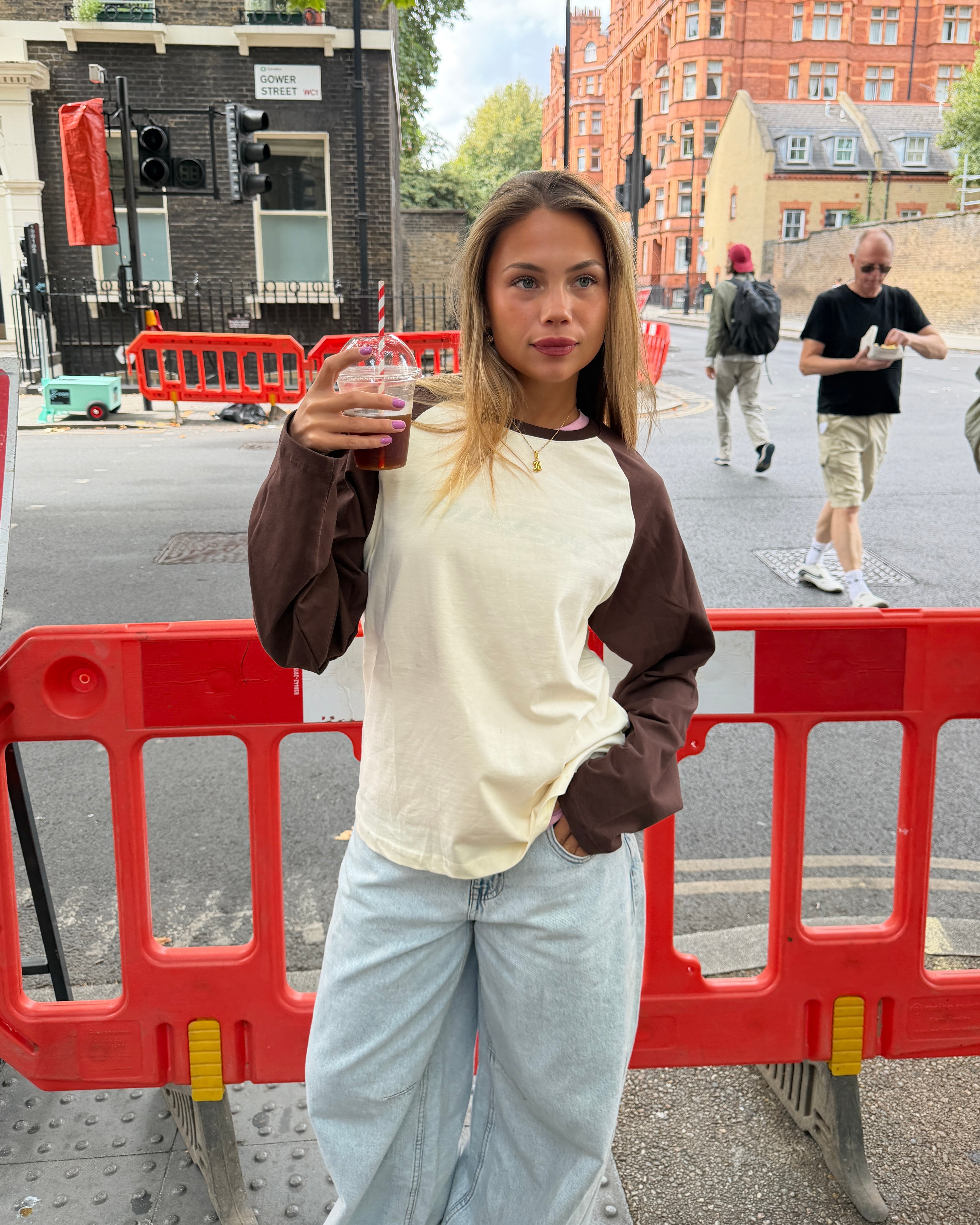 KLARA TEE - OFFWHITE/BROWN - Dinvintageshop