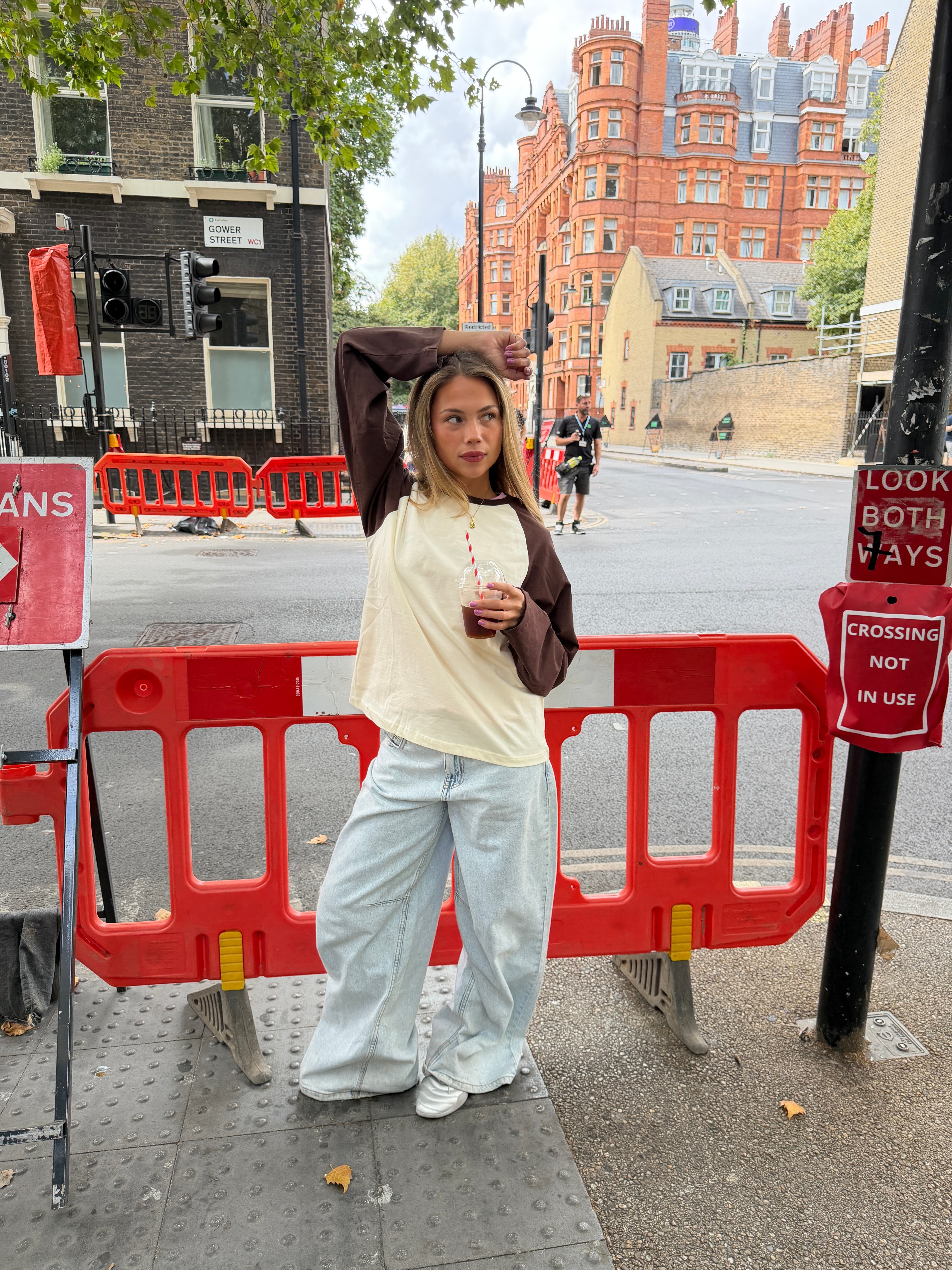 KLARA TEE - OFFWHITE/BROWN - Dinvintageshop