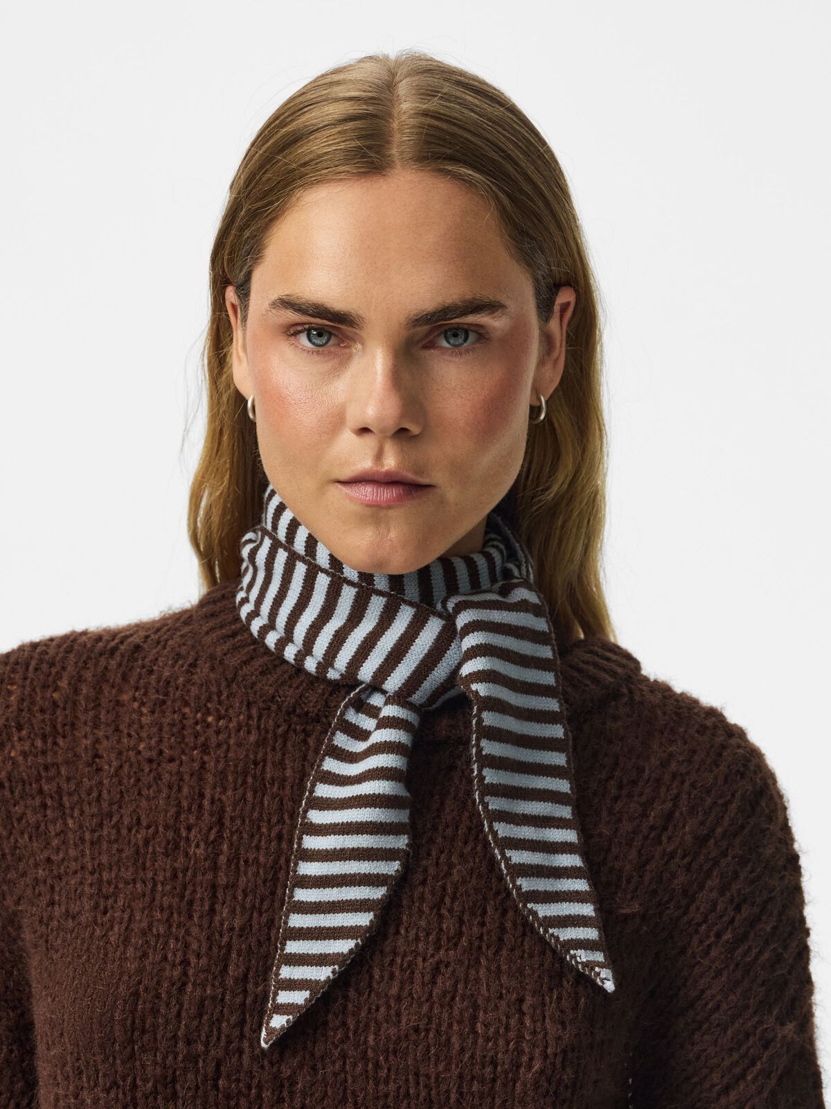 KOMMA TRIANGLE SCARF - CASHMERE BLUE / HOT FUDGE - Dinvintageshop