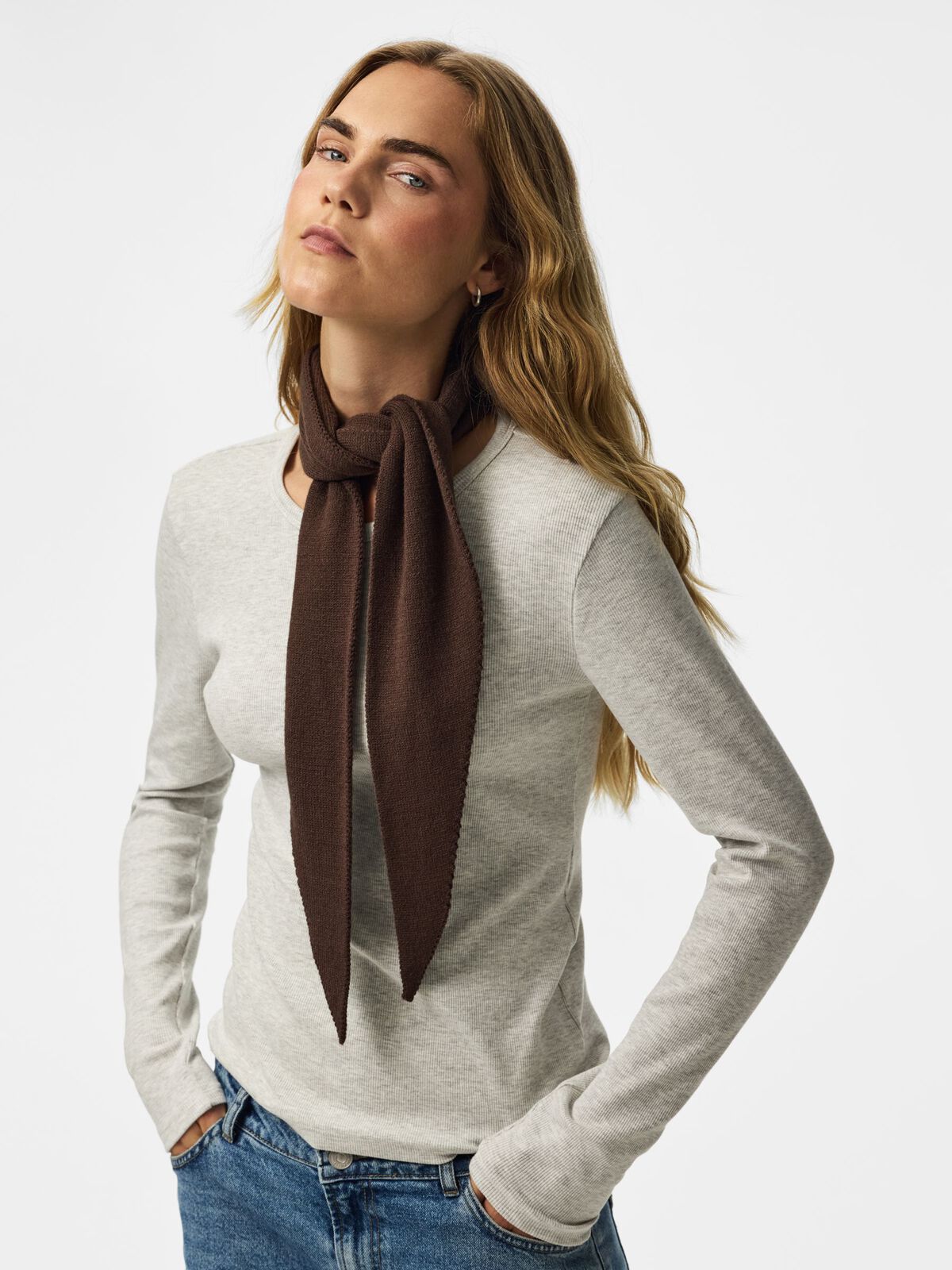 KOMMA TRIANGLE SCARF - HOT FUDGE - Dinvintageshop