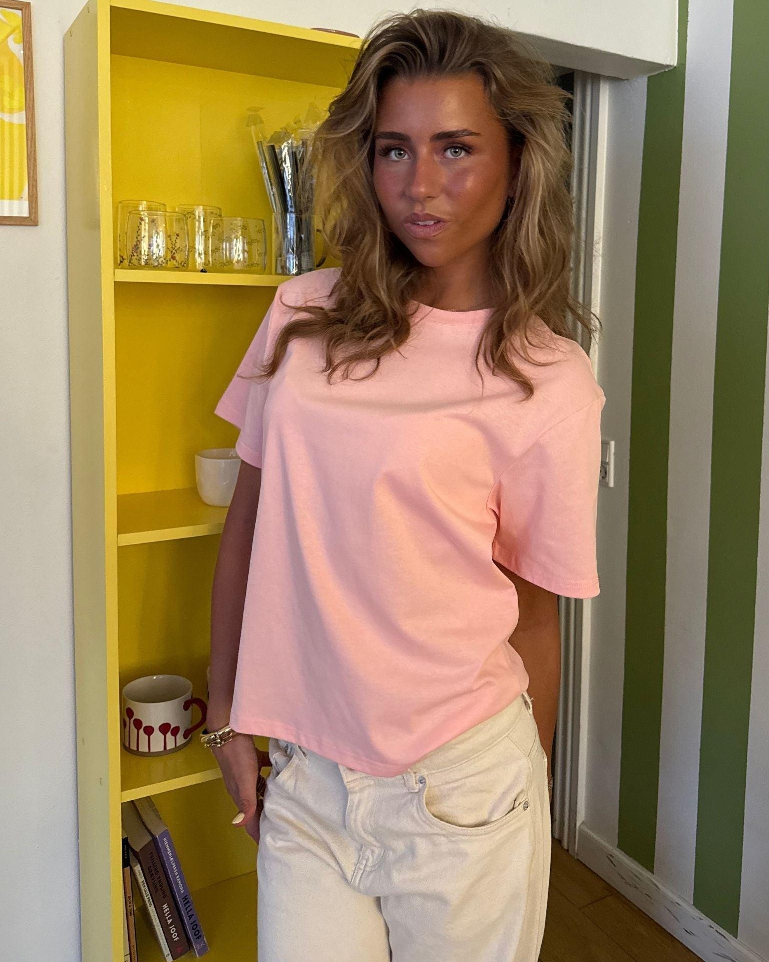 LYKKE TEE - PINK - Dinvintageshop
