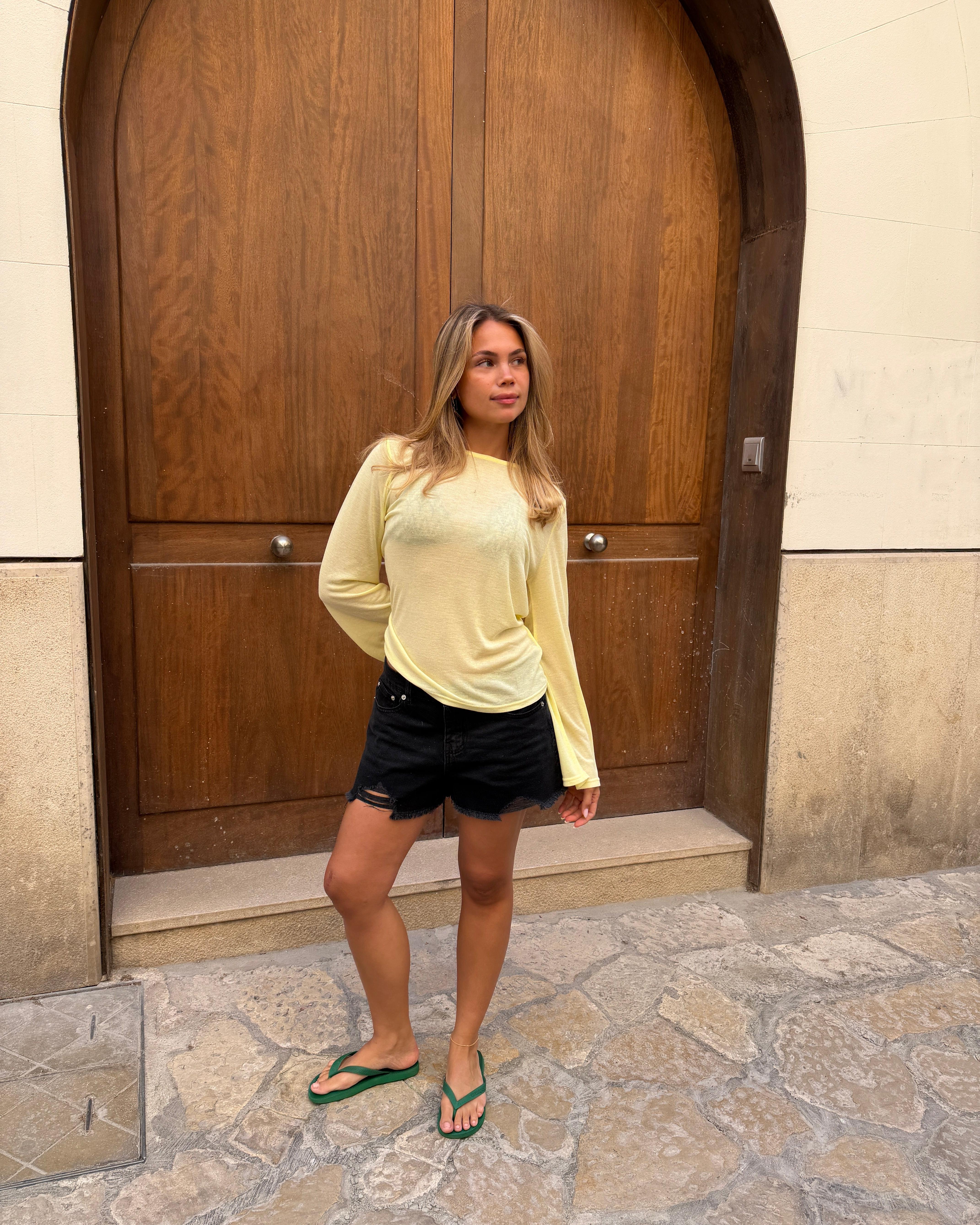 NOVA SHORTS - BLACK - Dinvintageshop