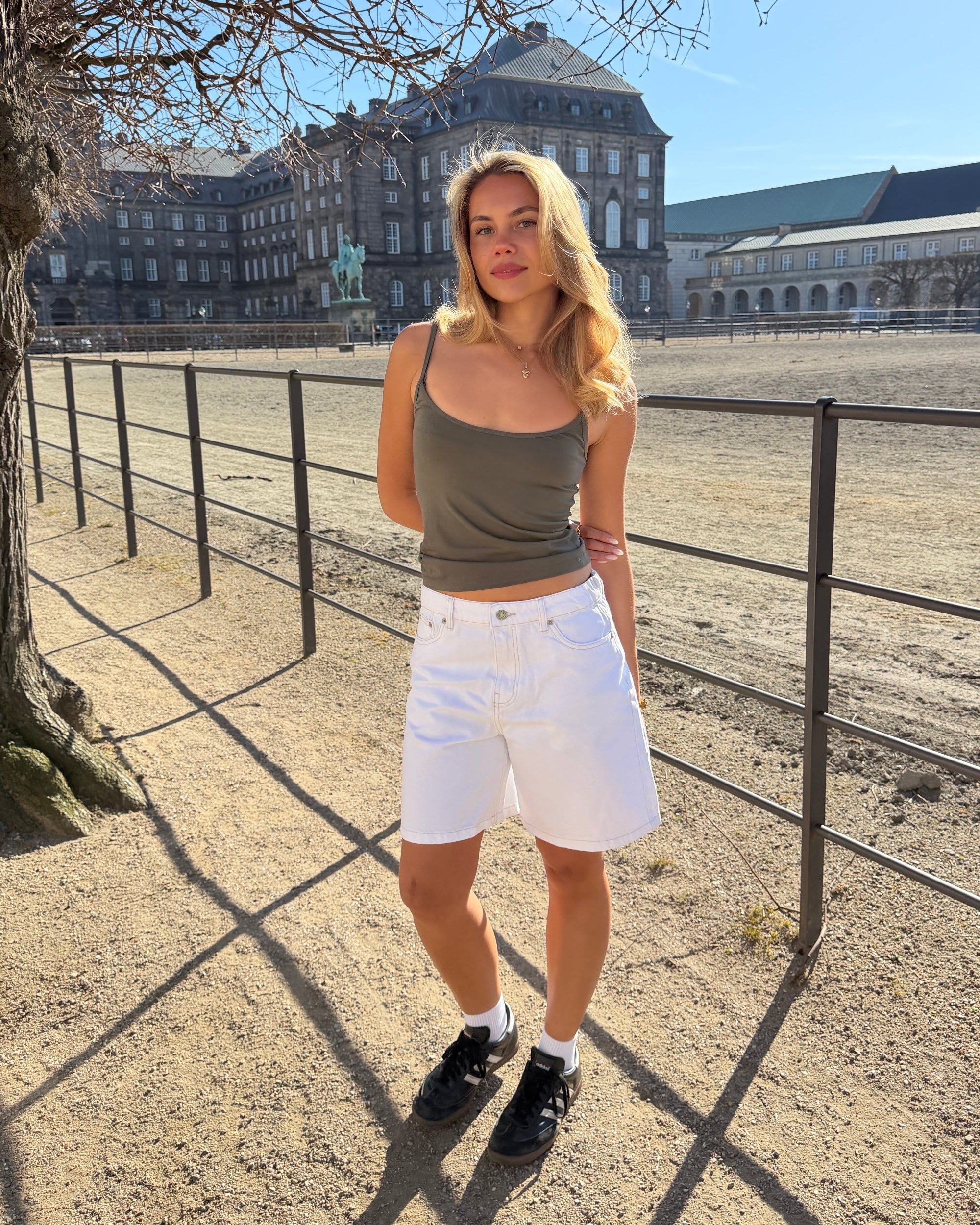 OLIVIA JORTS - WHITE - Dinvintageshop