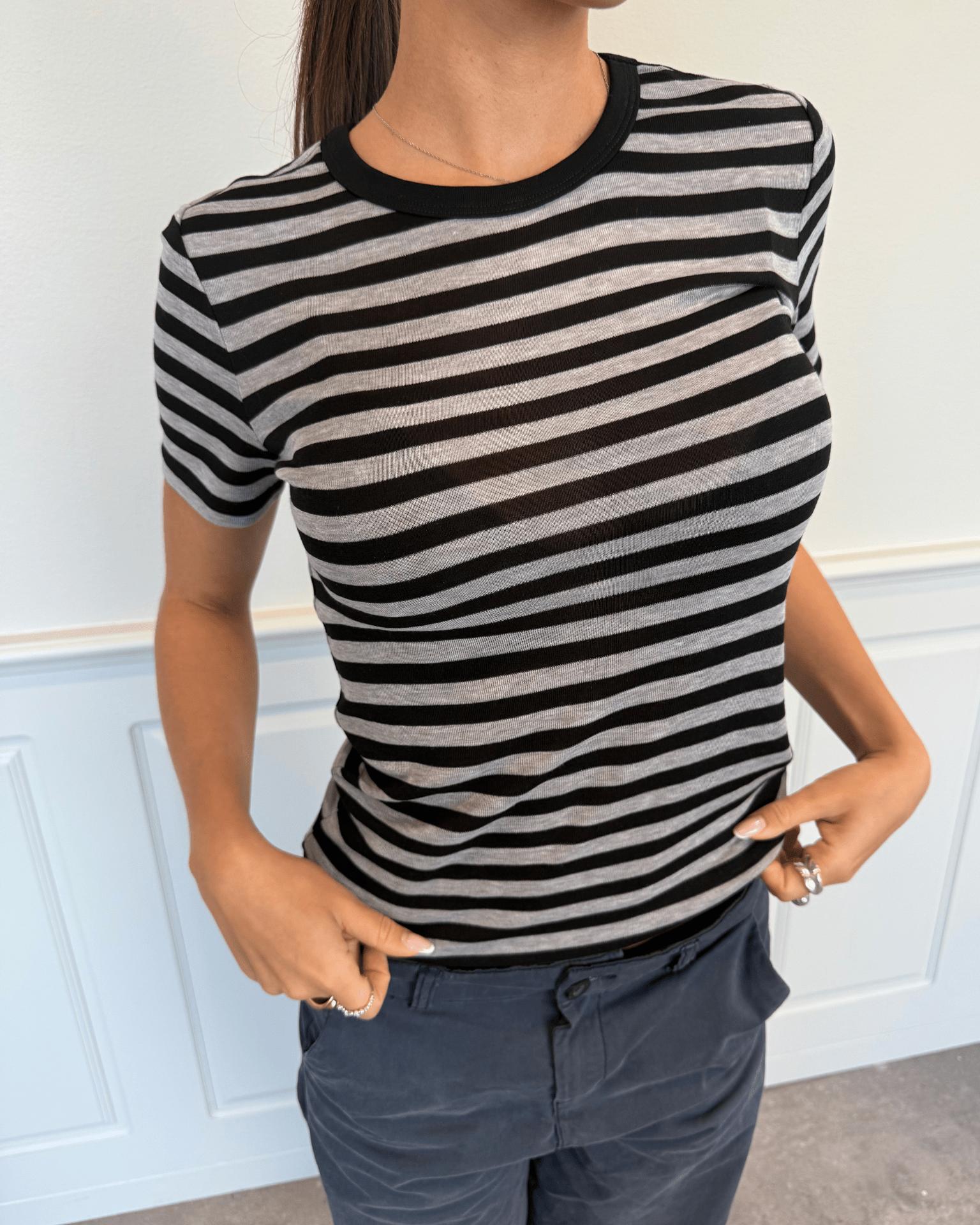 SIDSE KORTÆRMET T-SHIRT - BLACK/GREY STRIPE